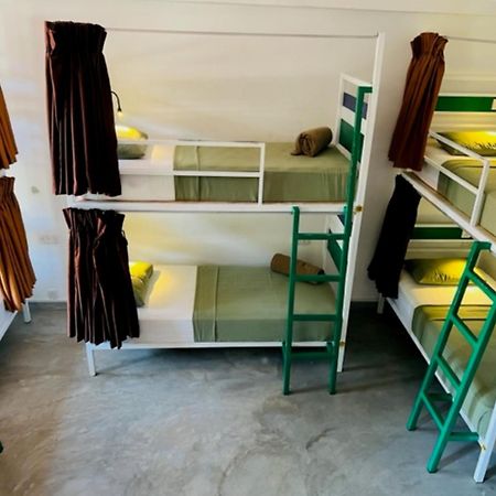 Downtown Hostels Елла Екстер'єр фото
