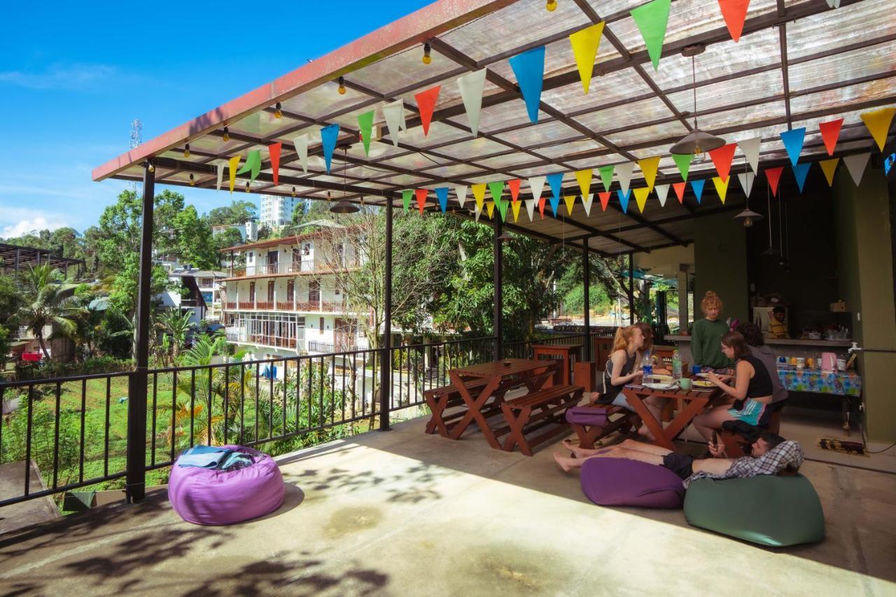 Downtown Hostels Елла Екстер'єр фото