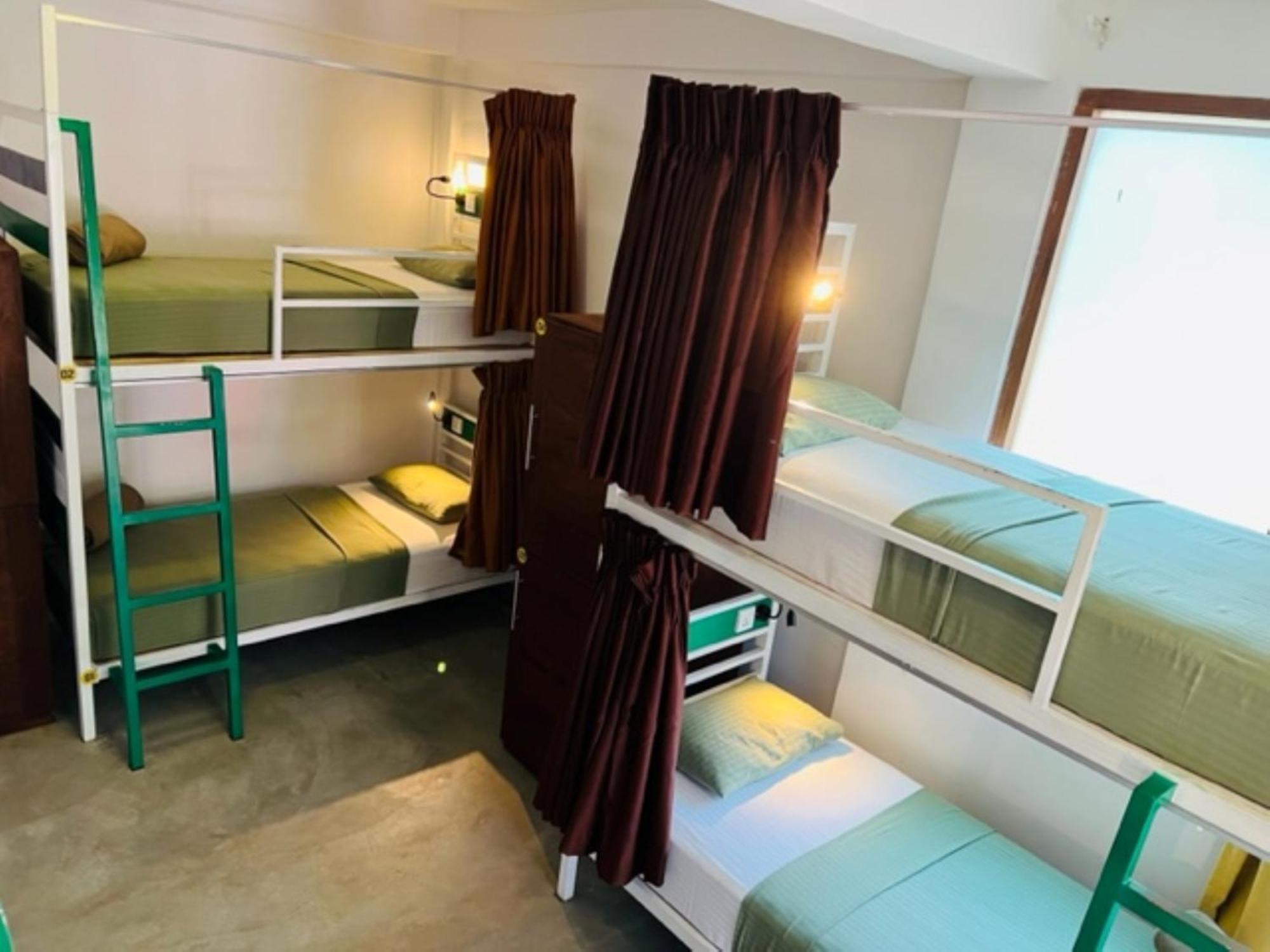 Downtown Hostels Елла Екстер'єр фото